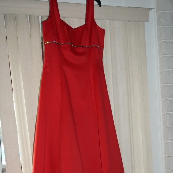 Fire Red Prom/Formal Strappy dress. - Picture 4 of 7